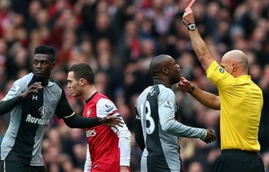 Không ra sân, cựu sao Arsenal vẫn hưởng lương cao hơn Mesut Ozil